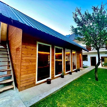 Lazer Cardaku guest house Valbone Extérieur photo