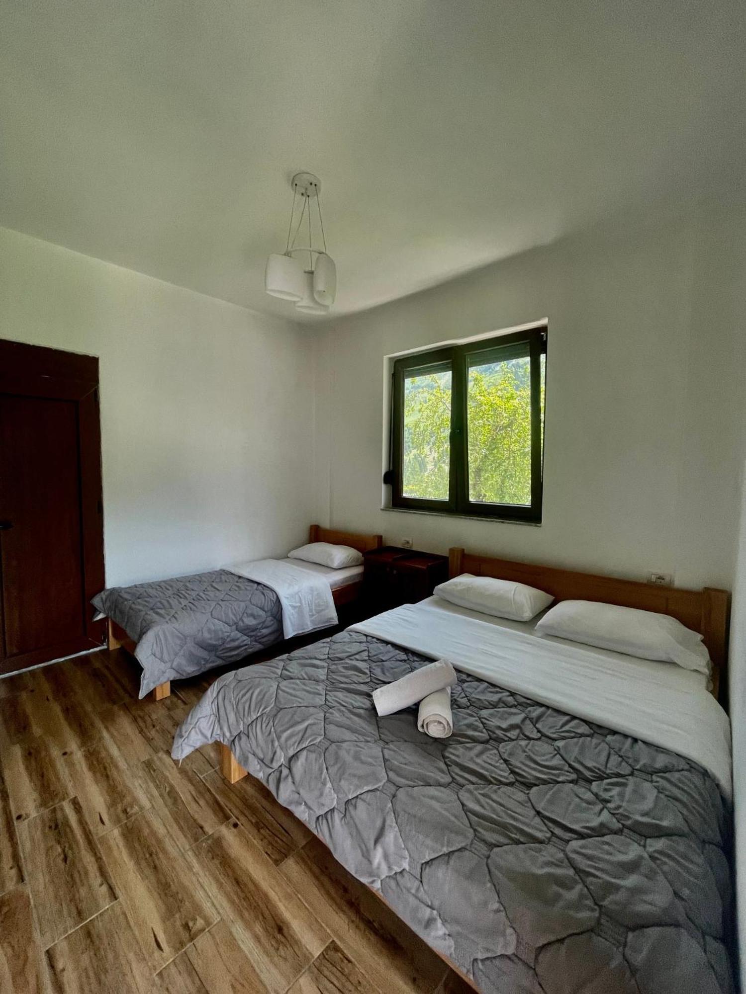 Lazer Cardaku guest house Valbone Extérieur photo