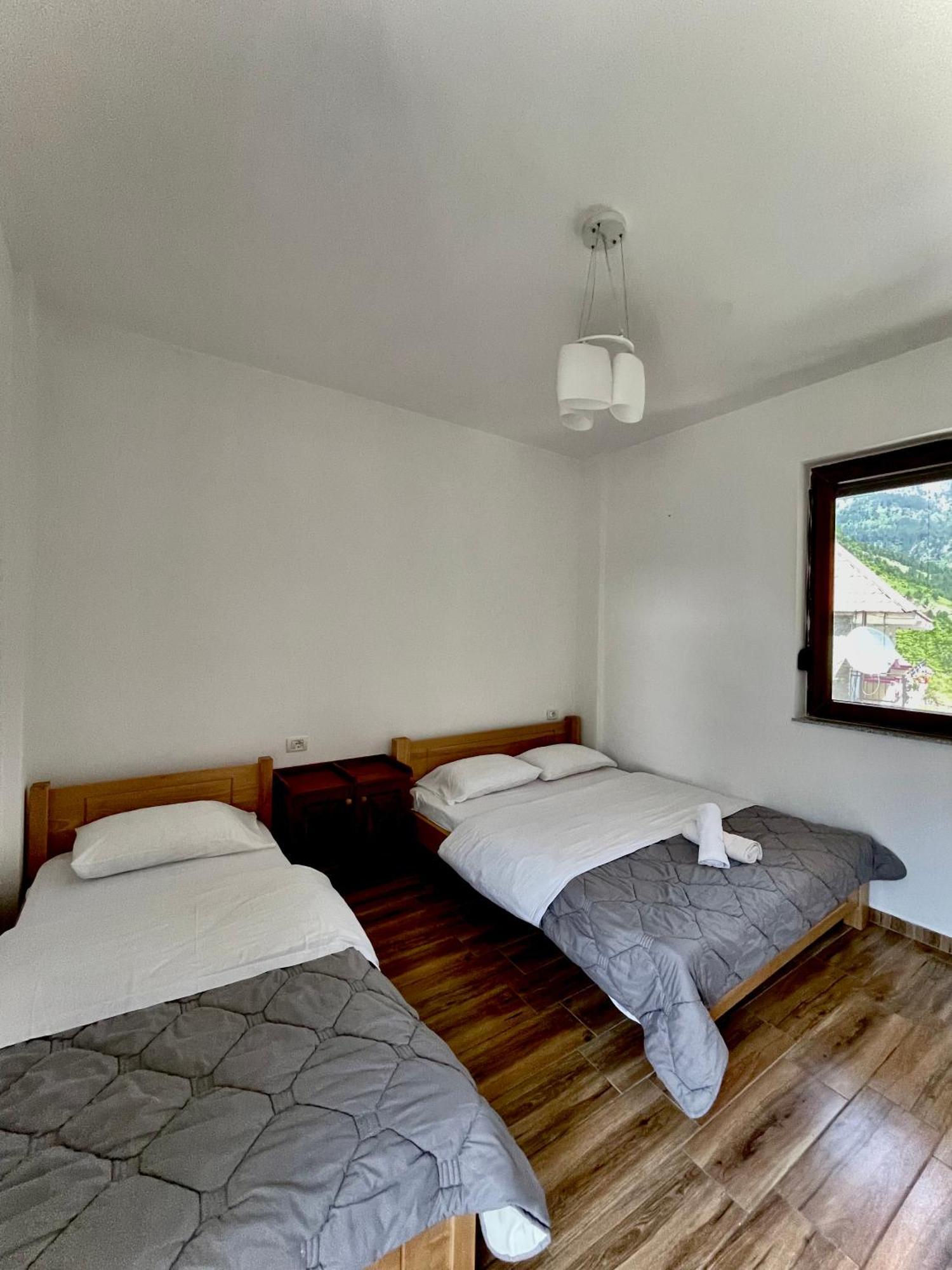 Lazer Cardaku guest house Valbone Extérieur photo