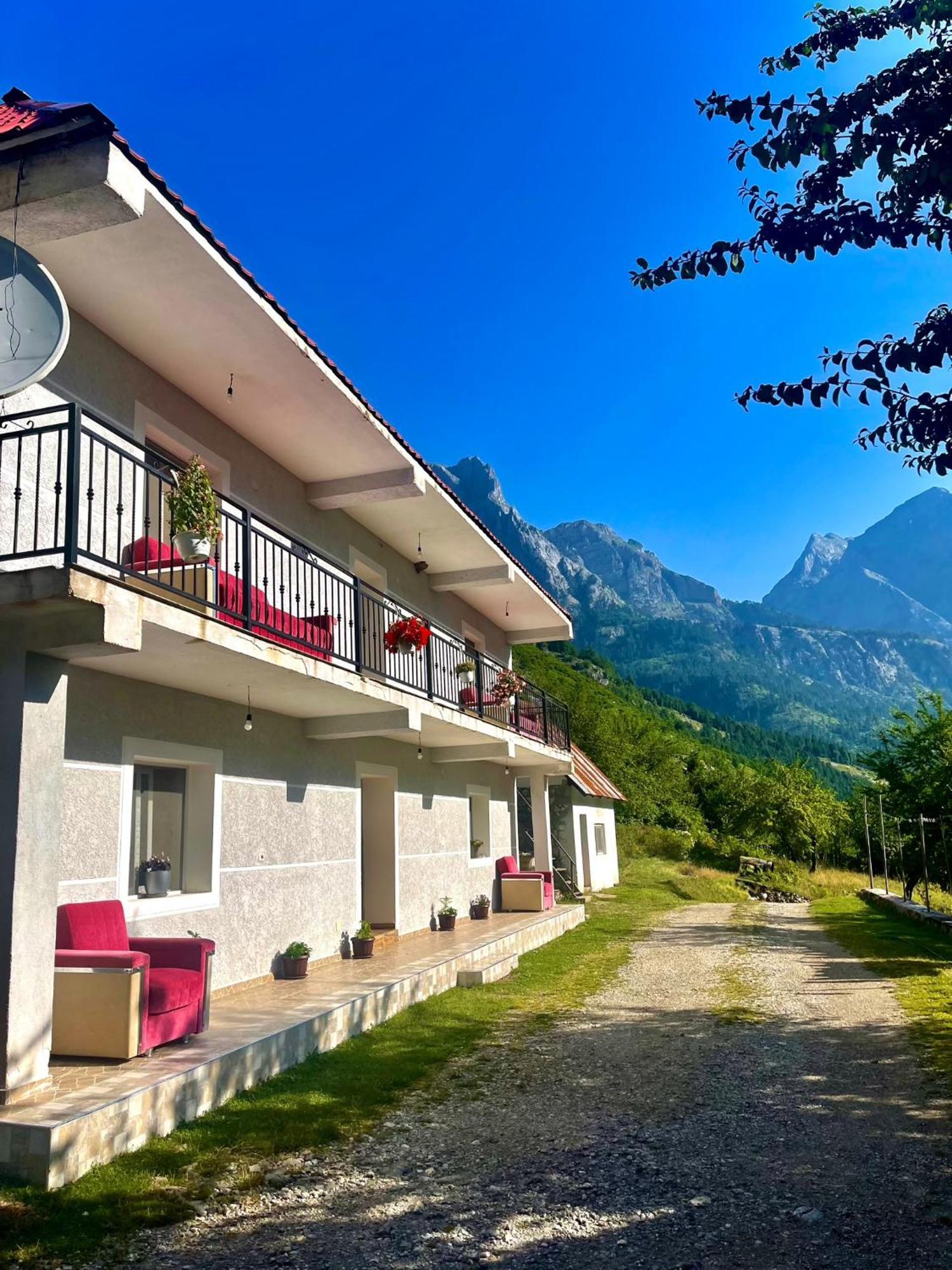 Lazer Cardaku guest house Valbone Extérieur photo