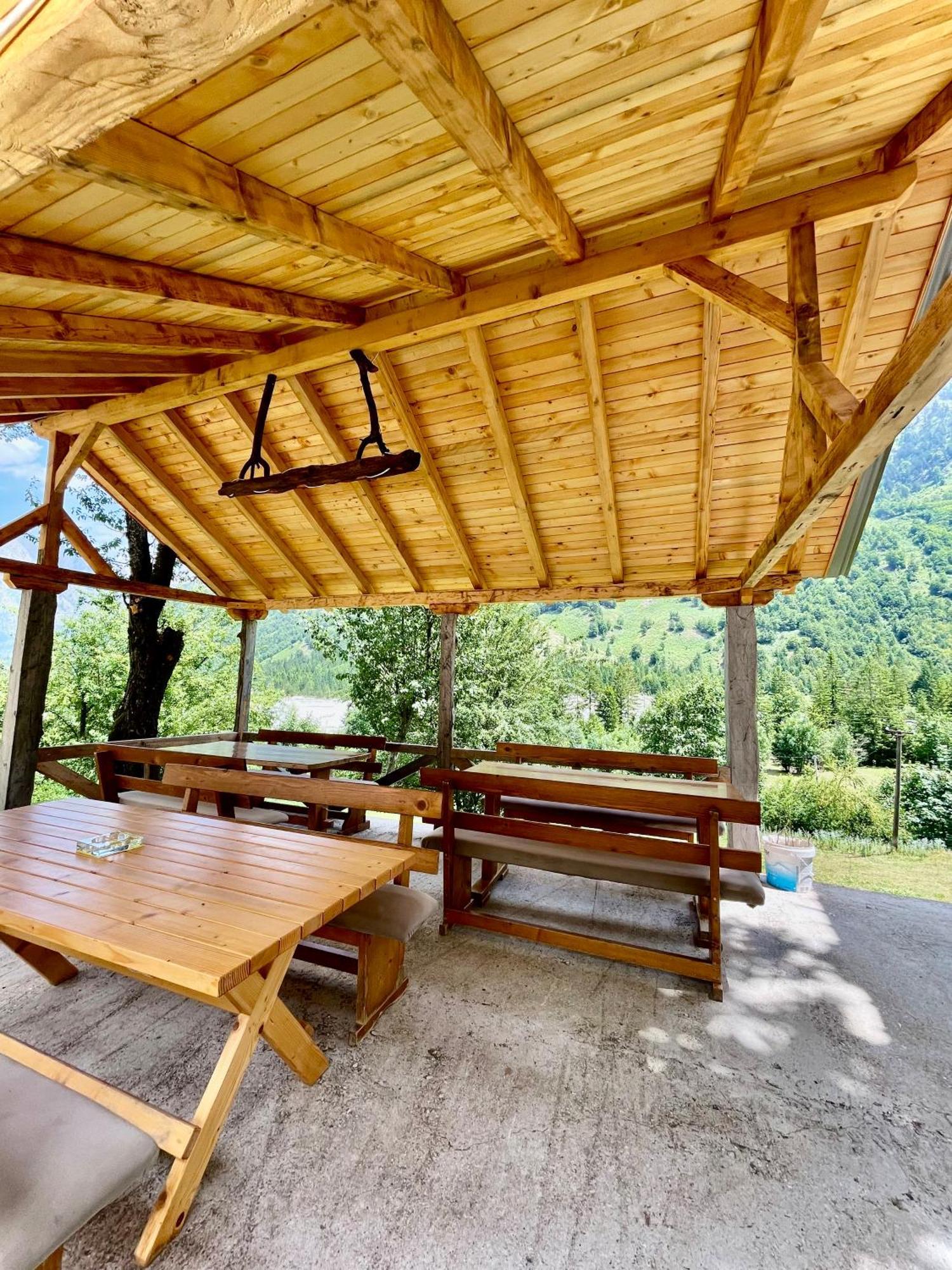 Lazer Cardaku guest house Valbone Extérieur photo