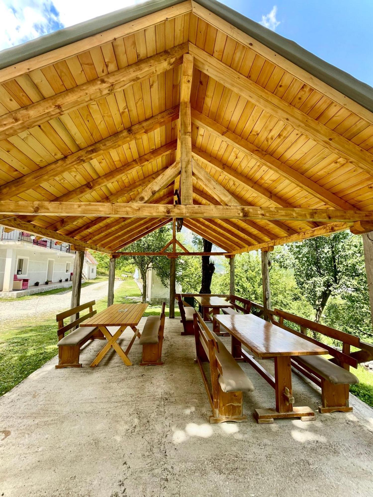 Lazer Cardaku guest house Valbone Extérieur photo